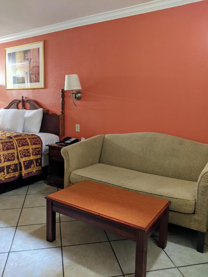 Lake Houmas Inn Exterior photo