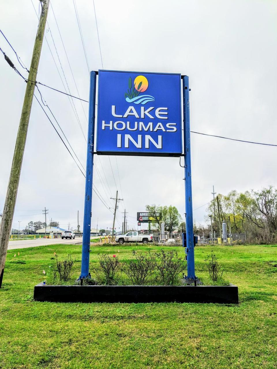 Lake Houmas Inn Exterior photo