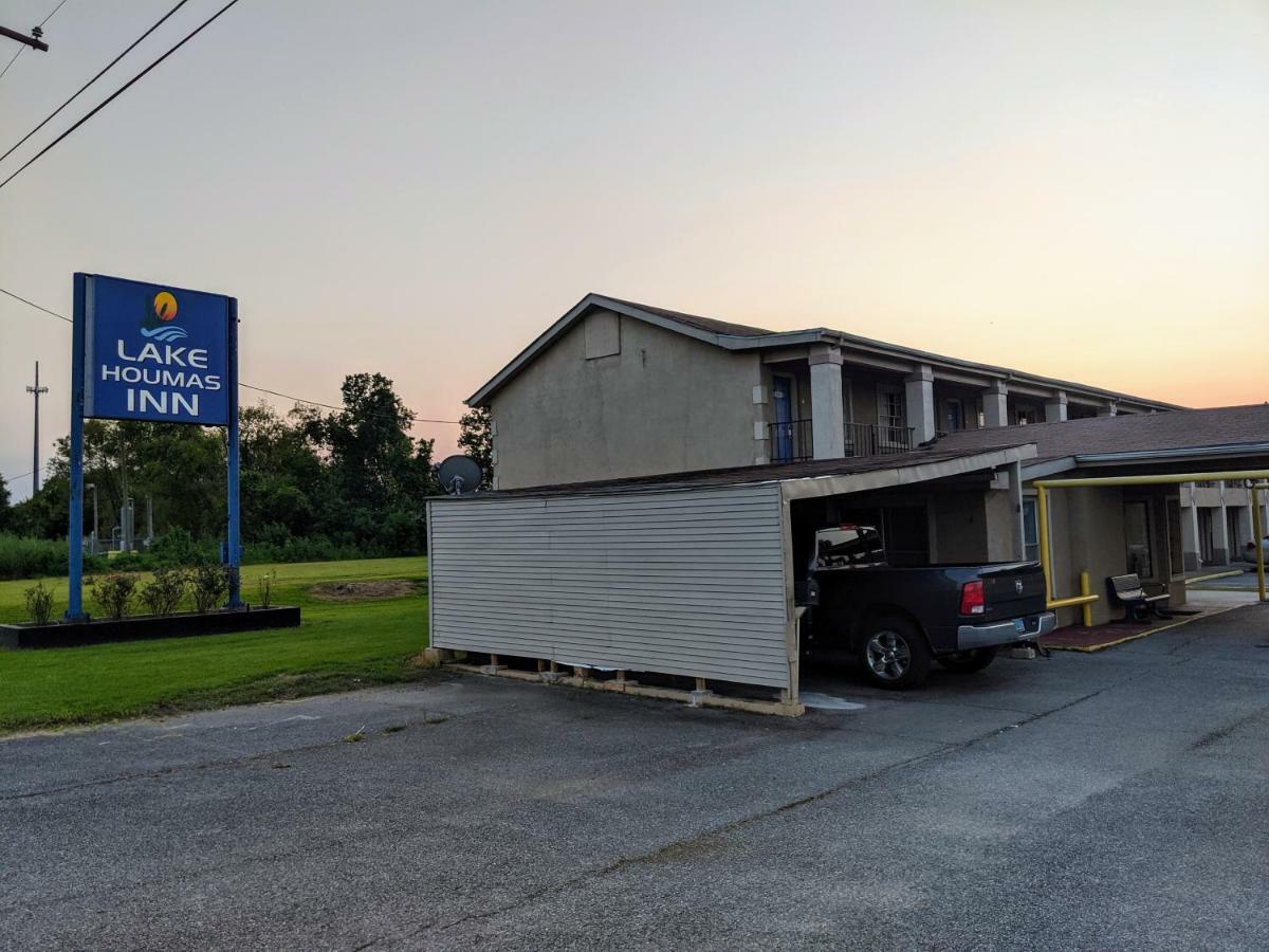 Lake Houmas Inn Exterior photo