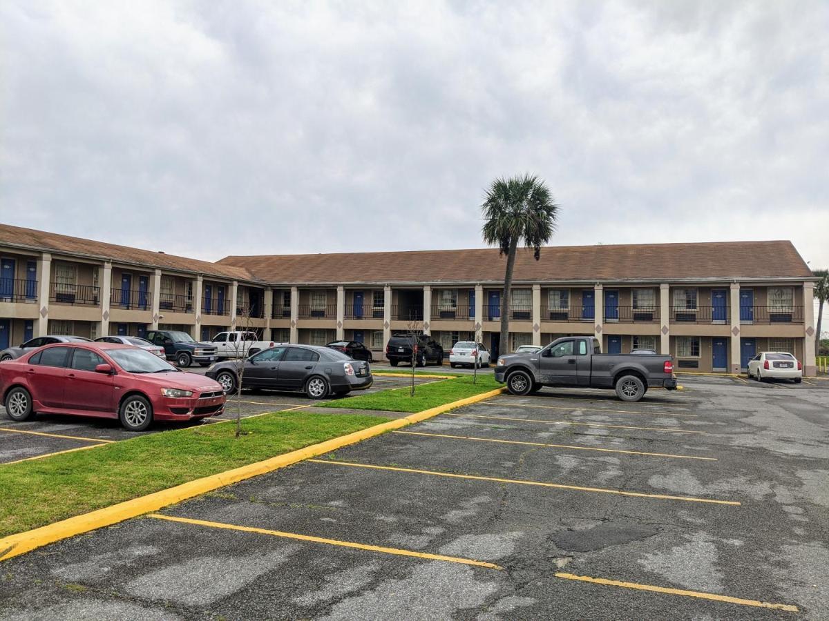 Lake Houmas Inn Exterior photo